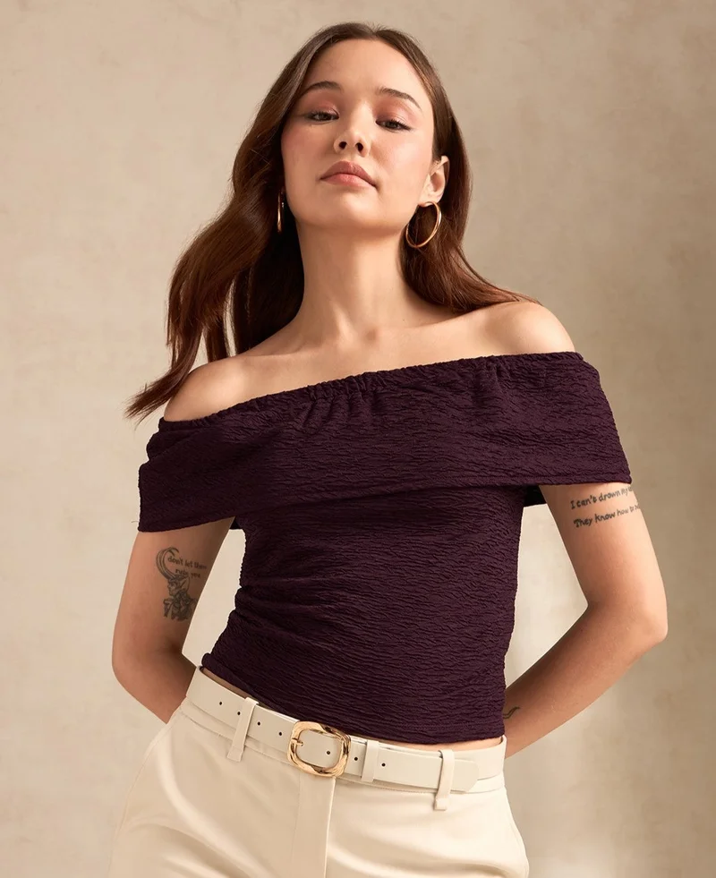 OUTZIDR Wine Textured Off-Shoulder Rop